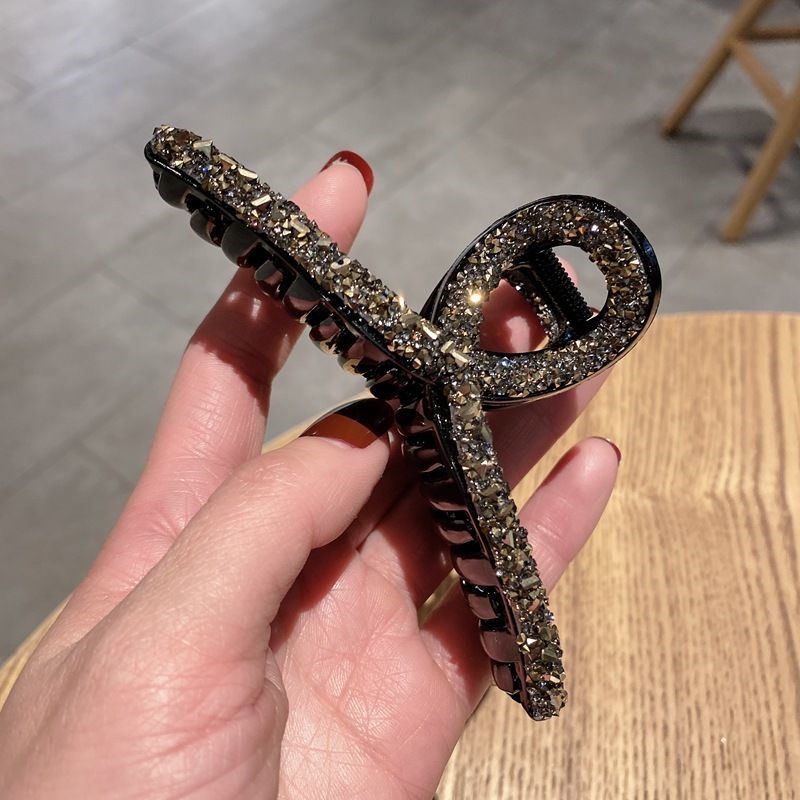 飞鹅超大号抓夹2021新款发饰水钻抓发夹优雅气质发抓外出百搭大号抓夹