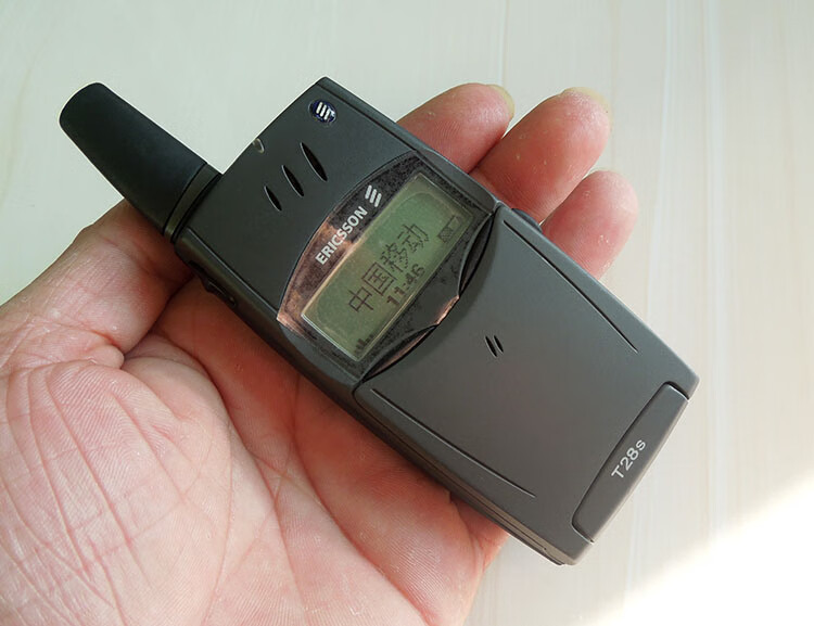 爱立信t28sc经典弹盖手机古董收藏怀旧手机老式手机黑灰色32mb套餐三