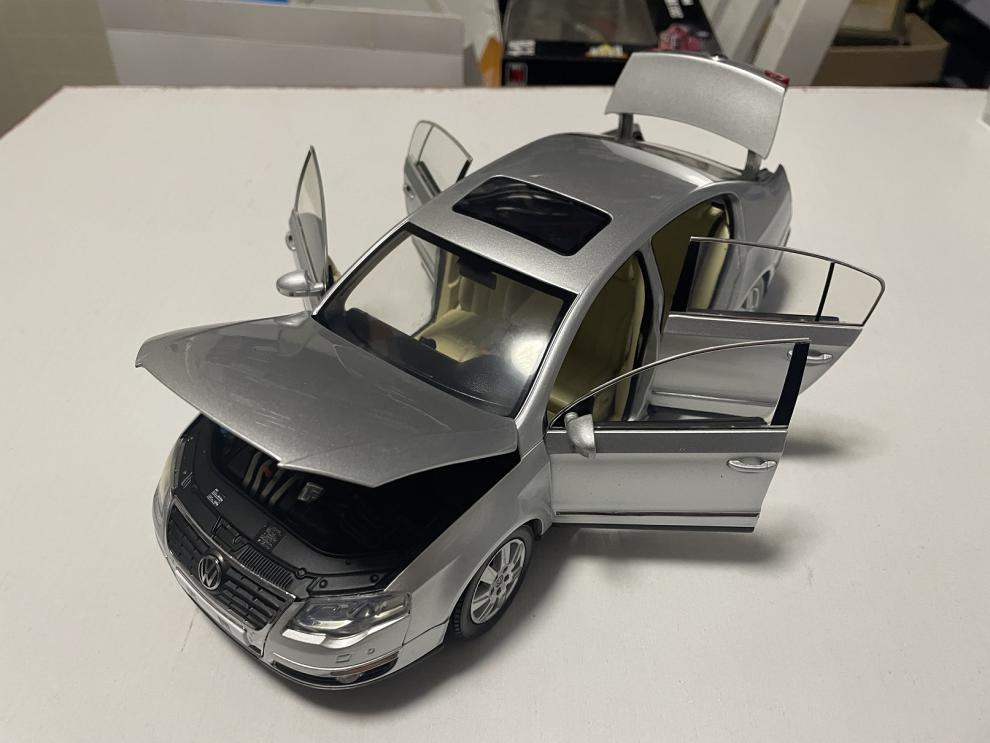 一汽大众迈腾车模原厂1:18magotanb62008老款合金汽车模型 银色 轿车