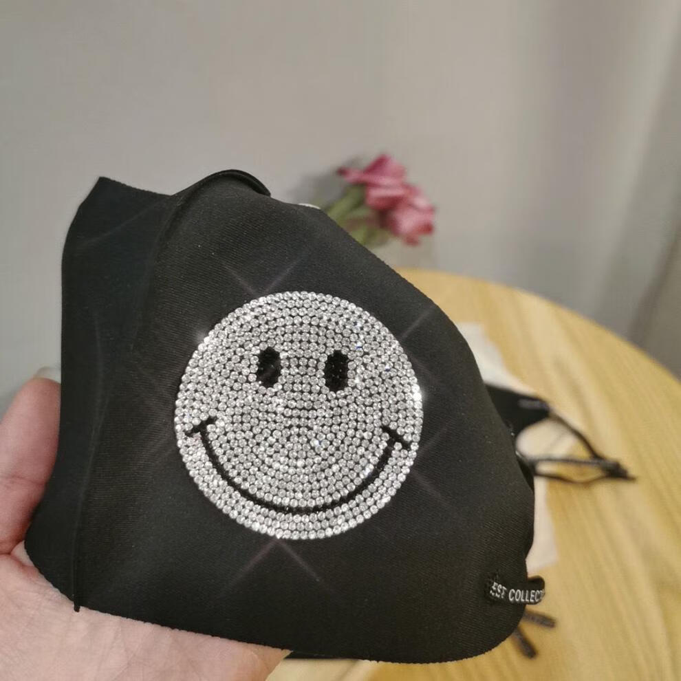 新品笑脸口罩冬季冰丝棉布爱心笑脸蝴蝶水钻网红同款口罩防风透气防晒