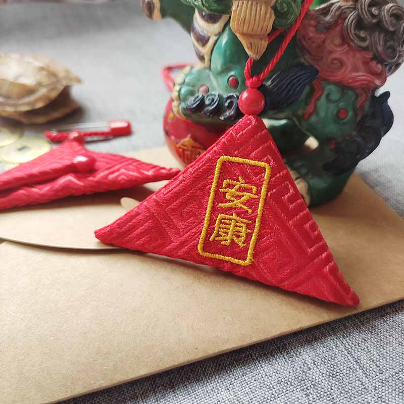 护身符空袋 精致婴儿童宝宝福袋装平安符护身符空袋别针红色三角布袋