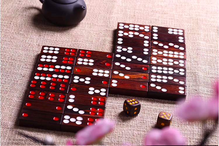 老挝牌九牌骨牌天九木雕家用商务送礼锦盒棋牌32张牌九