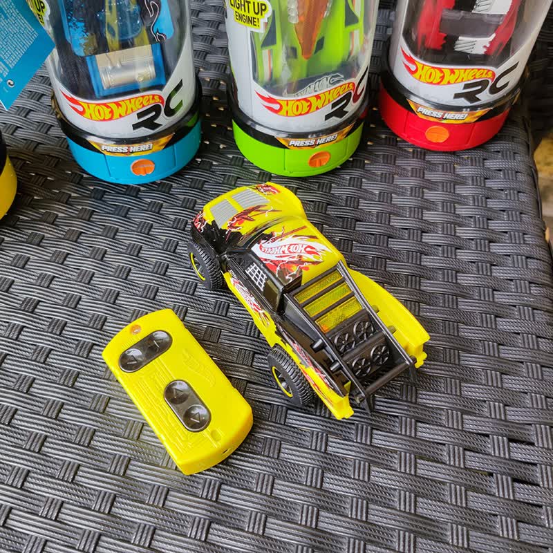 遥控风火轮 无线遥控赛车玩具车跑车风火轮电动小车迷你套装儿童男孩4