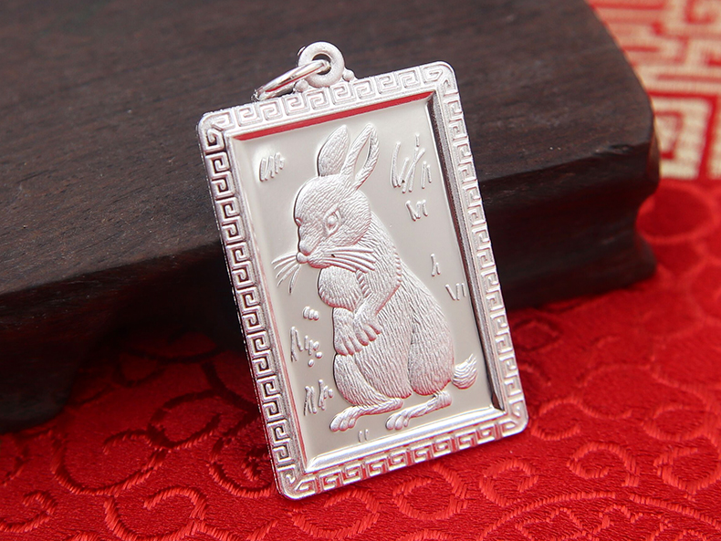 乐凤祥十二生肖银吊坠本命年男女士大号足银方牌鼠牛虎兔龙蛇马羊猴