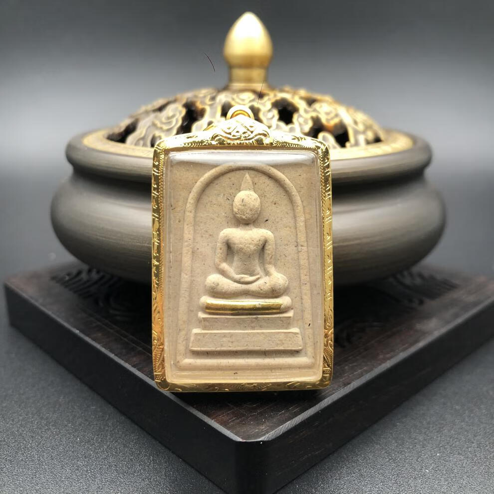 歌盼 真品泰国佛牌 正牌龙婆坤2537年楼伽罗崇迪吊坠 老牌崇笛带证书