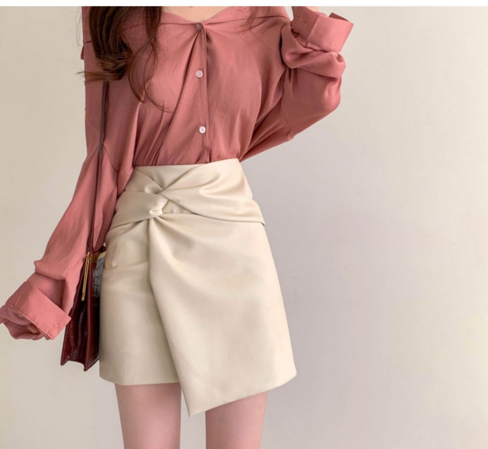 女士皮裙子短款一步裙冬天杏色小皮裙半身裙女秋冬皮高腰性感包臀裙一