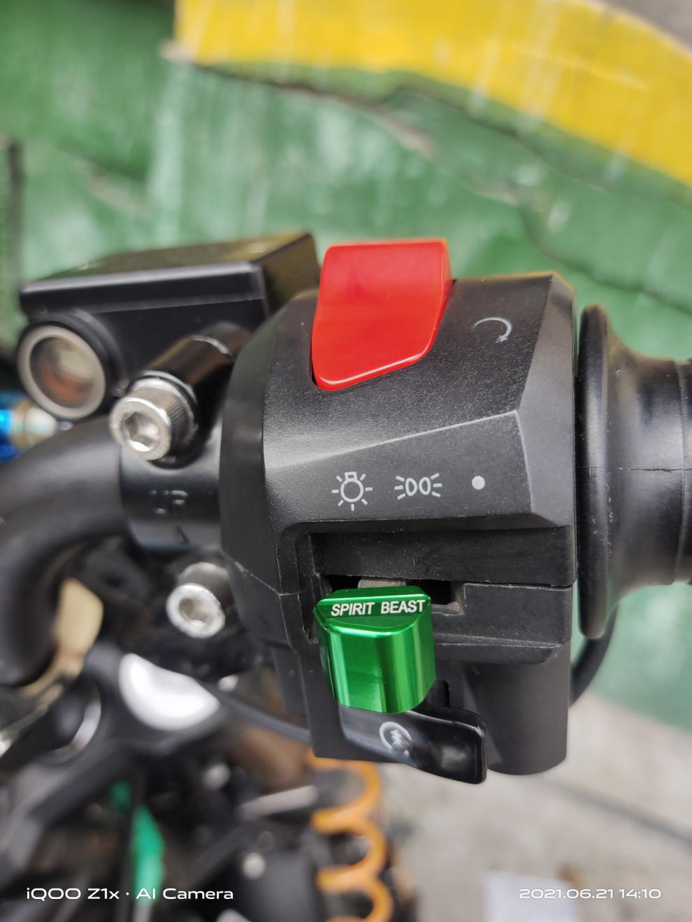铃木gsx250转向键帽摩托车开关按键改装配件适用铃木gsx250r大灯按钮