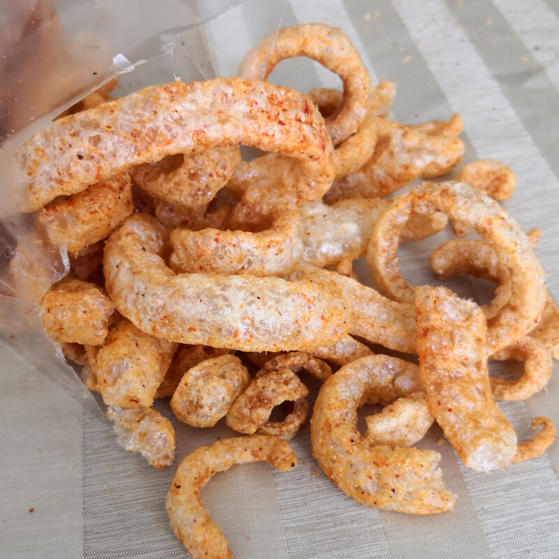泰国风味炸猪皮原味香辣袋装鲜香即食酥脆油炸猪肉皮云南零食干货定制