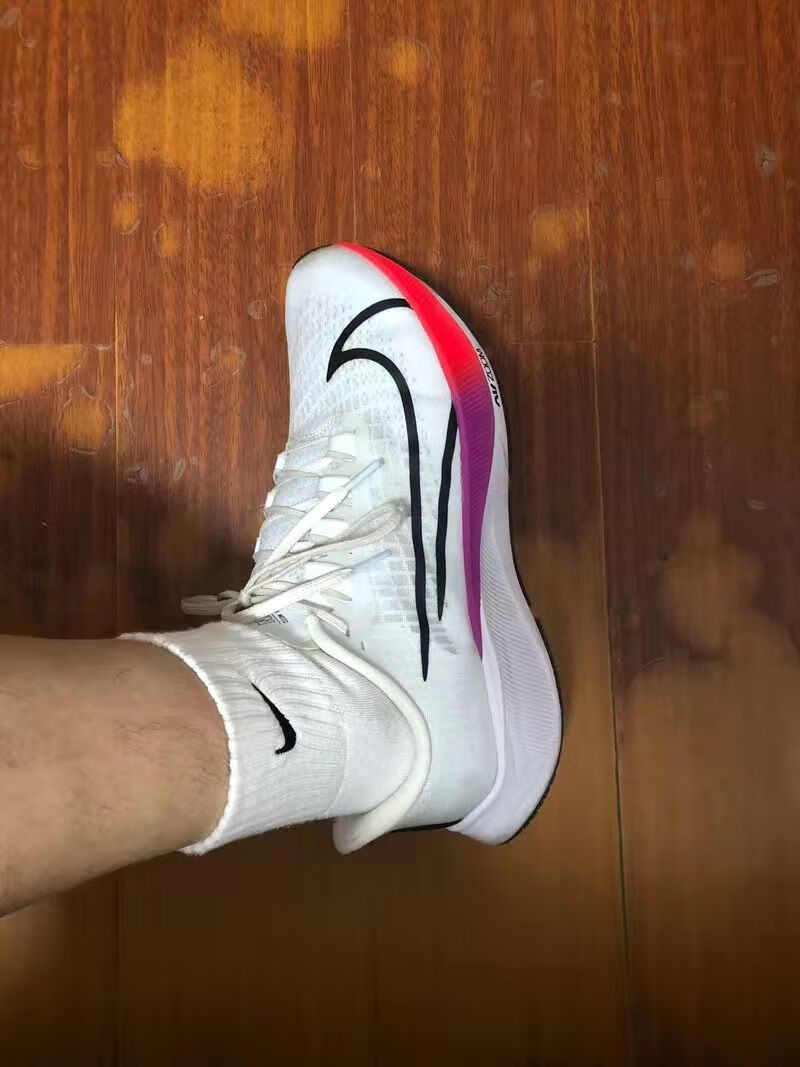 登月37代飞马跑步鞋zoom气垫运动鞋男轻便透气情侣休闲鞋37代白彩虹39