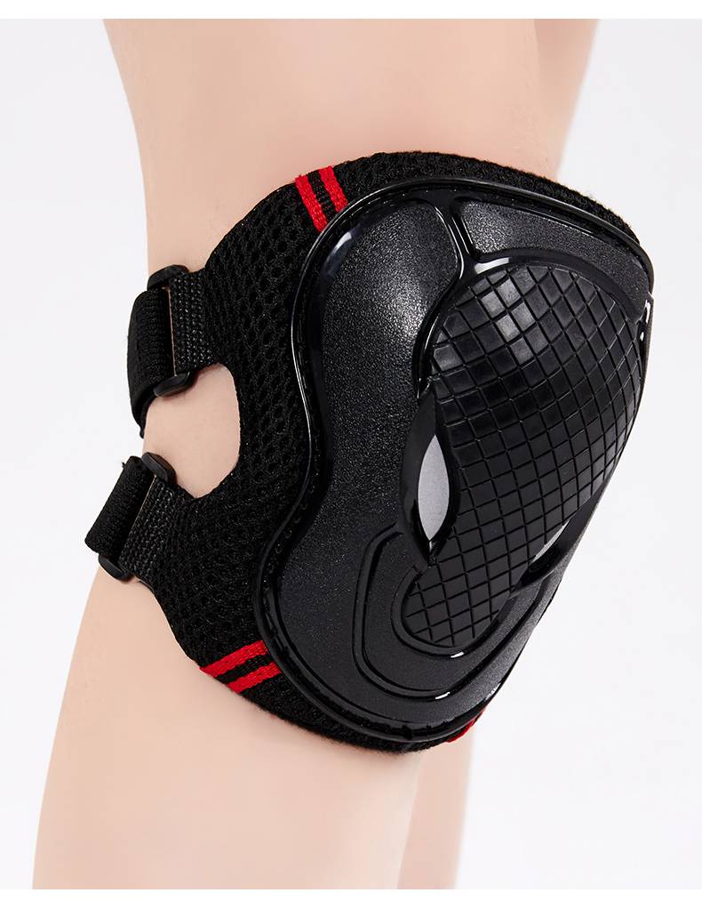 轮滑护具头盔套装滑冰成人儿童女生滑板溜冰鞋防护装备自行车护膝