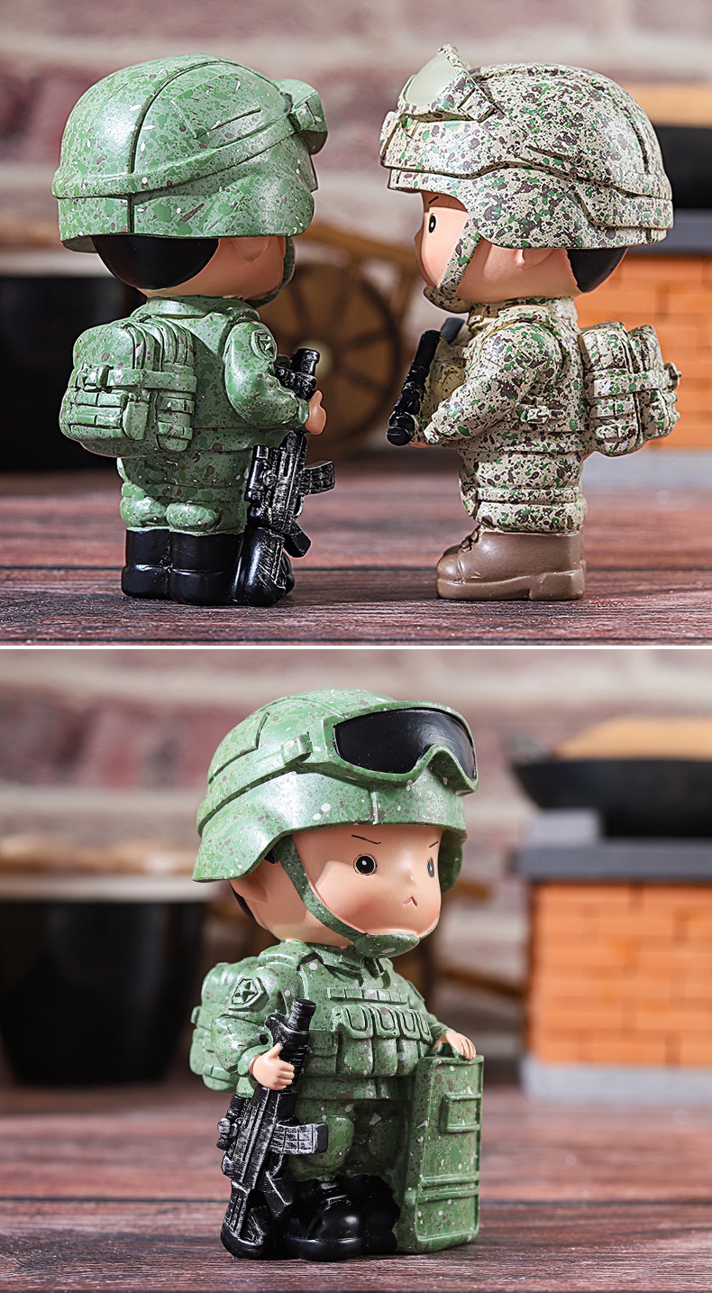 退伍军人纪念品 兵人潮玩摆件兵哥哥迷彩公仔军人可爱人偶车内装饰