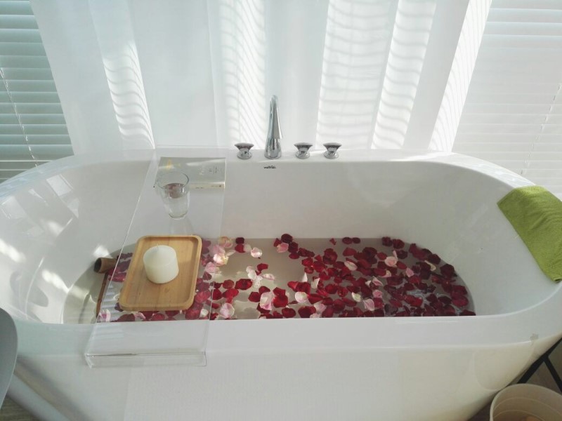 浴缸上的置物架 亚克力浴缸架spa浴缸桌浴室浴缸隔板浴缸置物架板泡澡