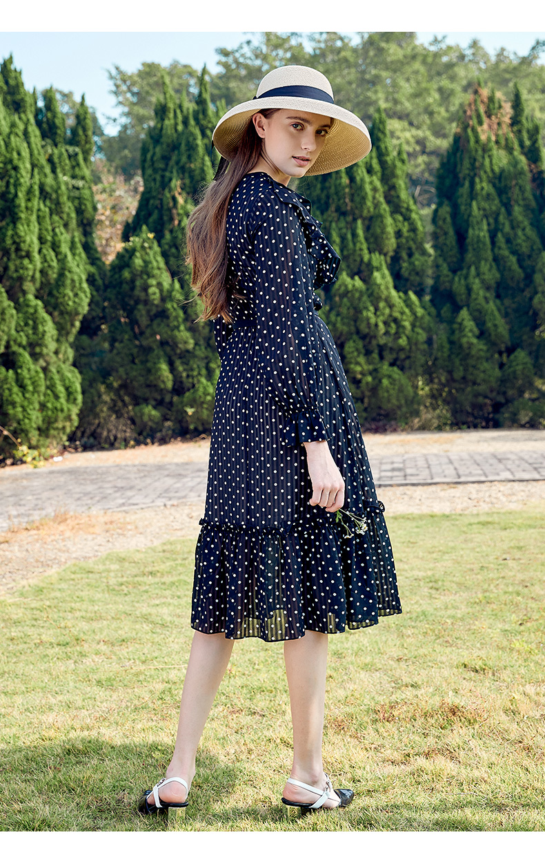 朵以2020秋装新款收腰显瘦气质复古波点雪纺连衣裙女35dc849026黑底