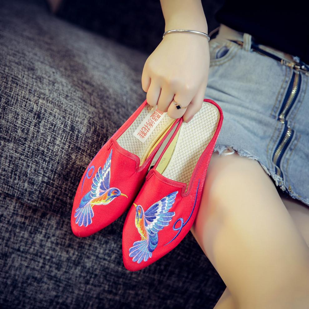 百丽芬普达2017新品夏季尖尖头蜂鸟拖鞋绣花鞋老北京女布鞋日常家居