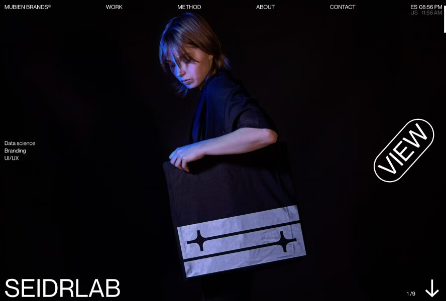 我们帮助品牌通过强大而优雅的视觉设计脱颖而��