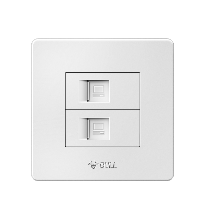 公牛磨砂款电脑插座