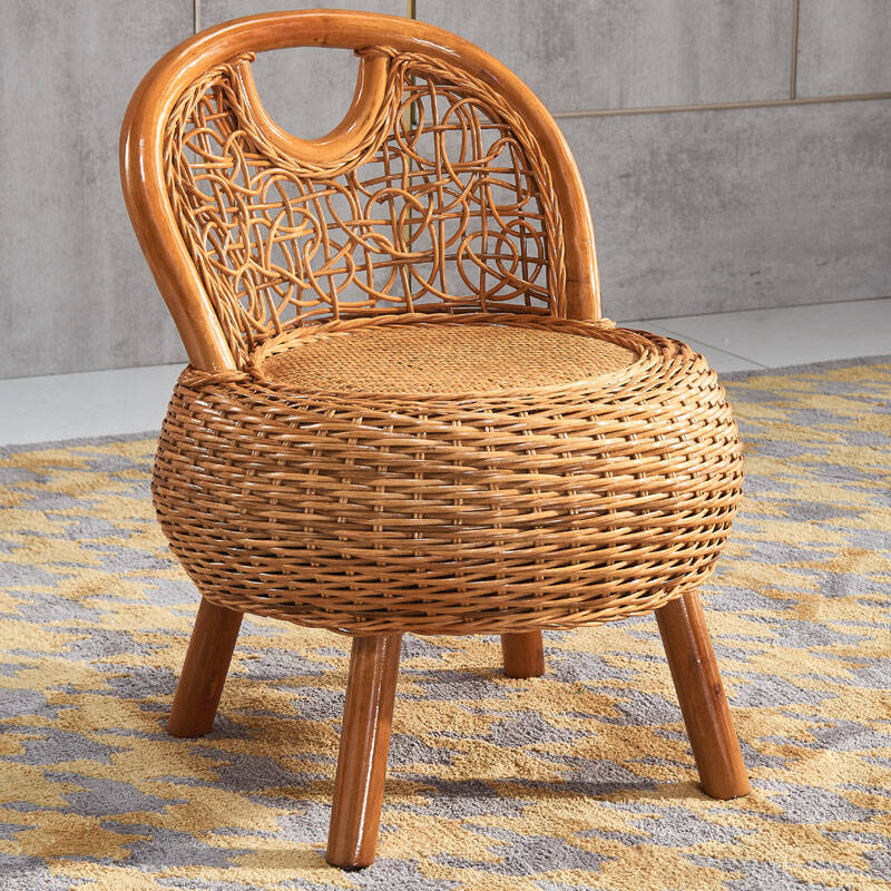 少泉藤编椅子