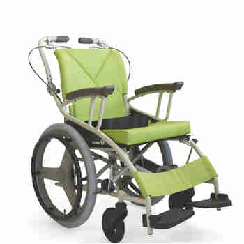 河村日本河村轮椅老人折叠轻便便携航太铝合金旅行AY18老年多功能手推 45坐宽塑料轮毂 绿色
