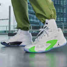 耐克（NIKE）男鞋夏季新款实战训练篮球鞋缓震透气运动鞋 DX9012-103白黑冲击绿 41