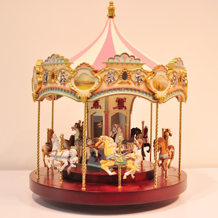 《第一次》电影十二旋转木马音乐盒 高档树脂 机械原件 内置日本