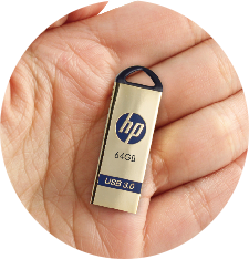 惠普（HP） x725w  64G 不败土豪 3.0金色U盘