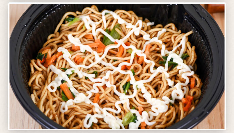 日清方便面ufo飞碟炒面铁板色拉鱿鱼味面123g12碗整箱装