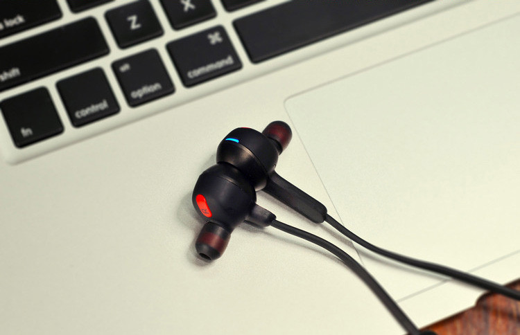 
                    
                                        捷波朗（Jabra）ROX洛奇智能无线蓝牙运动双耳 立体声 入耳耳机 黑色                