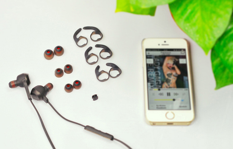 
                    
                                        捷波朗（Jabra）ROX洛奇智能无线蓝牙运动双耳 立体声 入耳耳机 黑色                