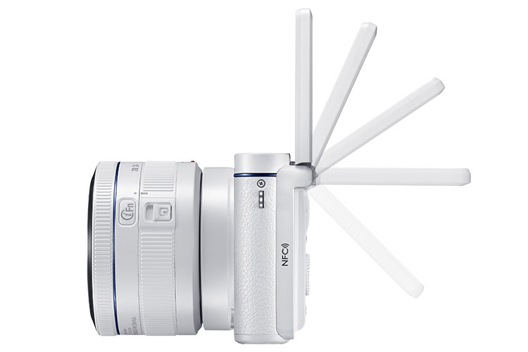 三星（SAMSUNG）NX3300自拍 时尚微型单电套机 （20-50mm） （白色）蓝调经典款 内附16G卡