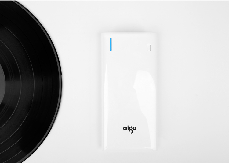 爱国者（aigo）移动电源 18000毫安 K180 通用充电宝 白色