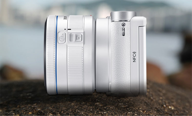 三星（SAMSUNG） NX3000智能WIFI 微型单电套机（16mm-50mm）内置16G卡 闪光灯（白色）