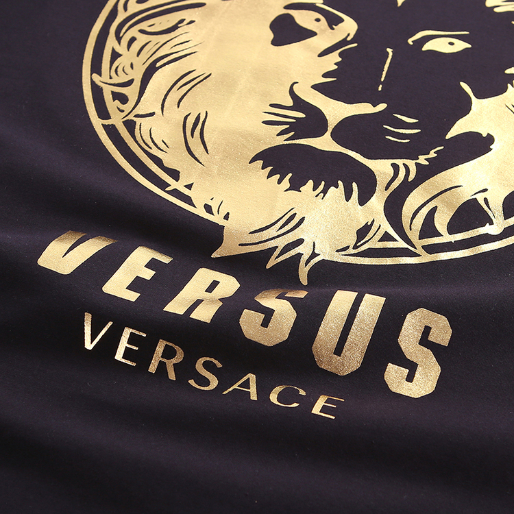 versace-versus 范思哲-范瑟丝 男士黑色混纺金色狮子logo头像短袖 bu