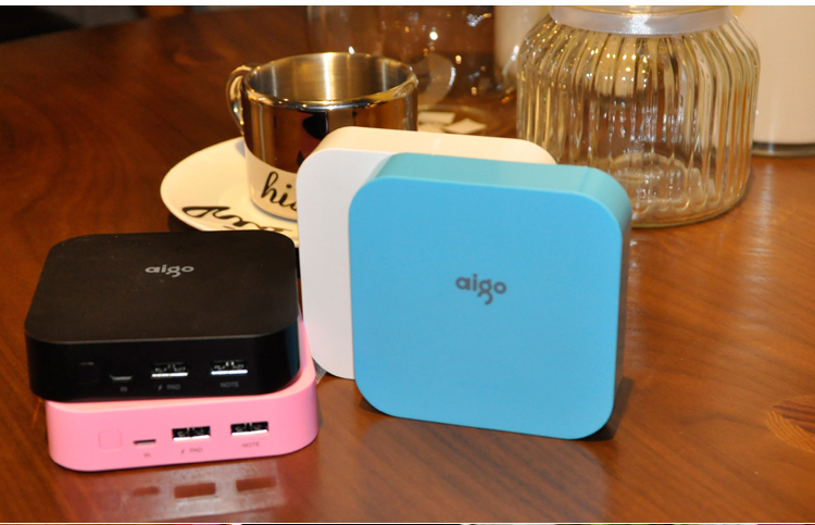 
                                        aigo充电宝OL10400小巧便携10000毫安时移动电源 双USB输出 适用于苹果小米华为 粉色                
