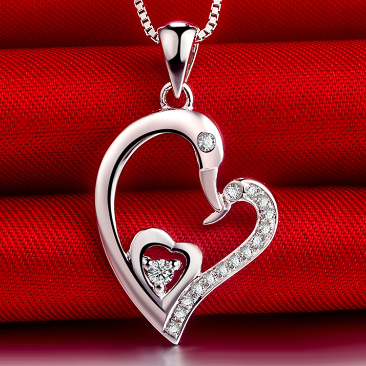 爱度(doido)钻石吊坠 白18k金心形钻石项链 心心相恋