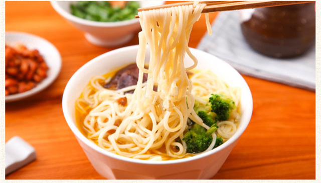 湾仔码头 老上海菌菇鸡腿面 650g