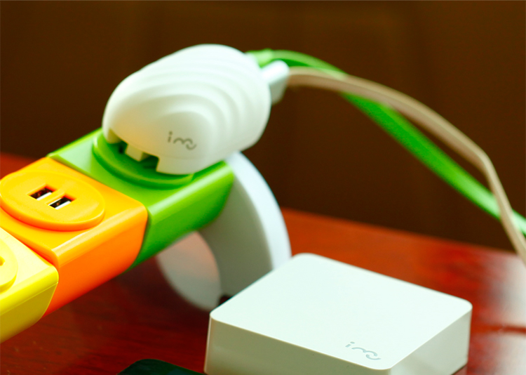 
                                        幻响（i-mu）双USB 折叠式电源适配器/手机充电器/充电头 适用于苹果安卓手机平板 白色                