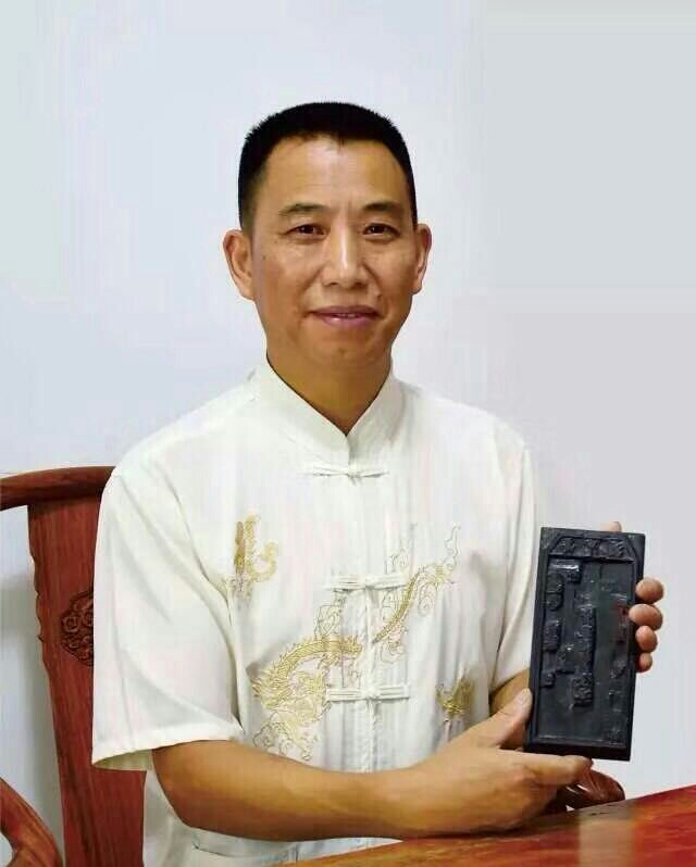 功效,黑砖茶尺寸按照茶印原版大小复制,以纪念谌家八代祖传印版的传承